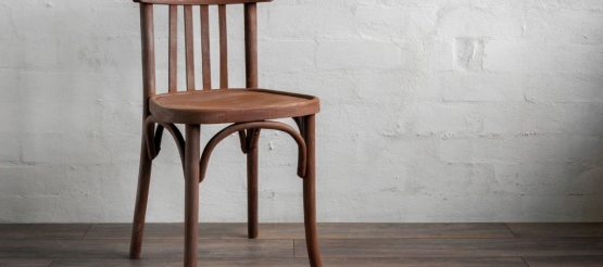 Cómo pintar una silla de madera