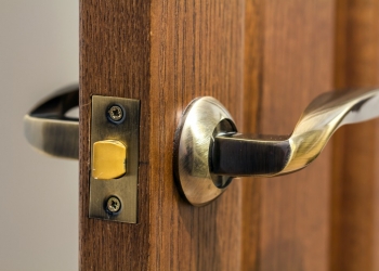 Cómo pintar manillas de puertas