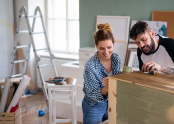 Cómo pintar muebles de madera