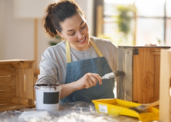 Cómo lacar un mueble: trucos muy útiles