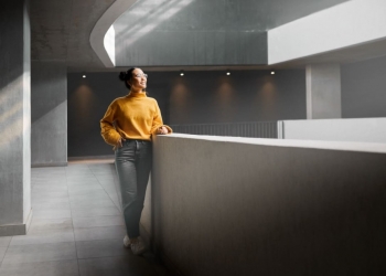 Colores para pasillos con poca luz, ¿con cuál te quedas?